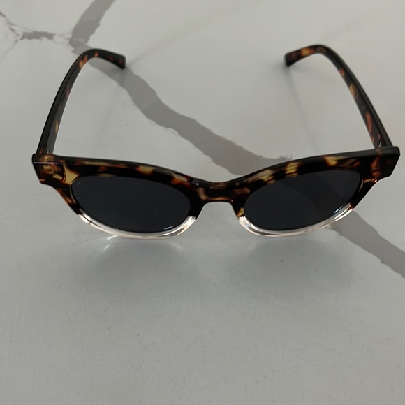 Sunglasses, round lenses - Picture 1 of 3